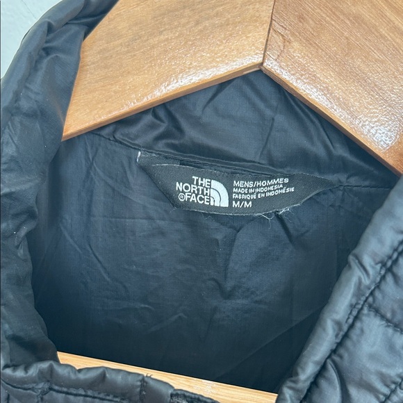 Men’s The North Face Quilted Black Thermoball Eco Vest Size Medium EUC - Picture 2 of 5